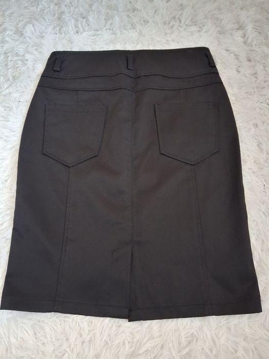 Черна права пола