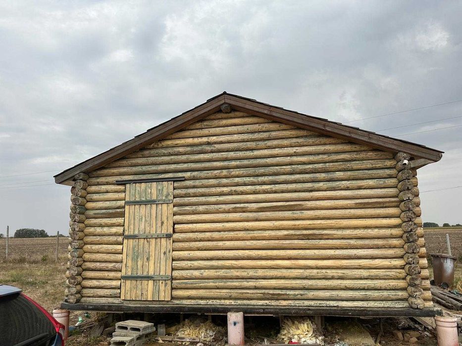 cabană vănd sau schimb cu auto la 15000 euro lemn rotund,busteni ,