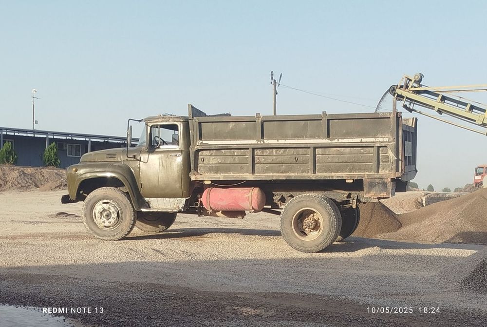 Zil samosval sotiladi