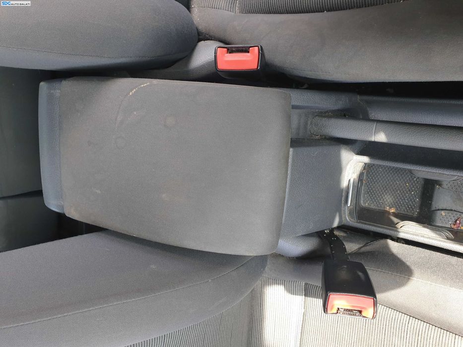 Cotiera Material Textil cu Consola Centrala Volkswagen Golf 5 Plus 2004 - 2008 [K5083]