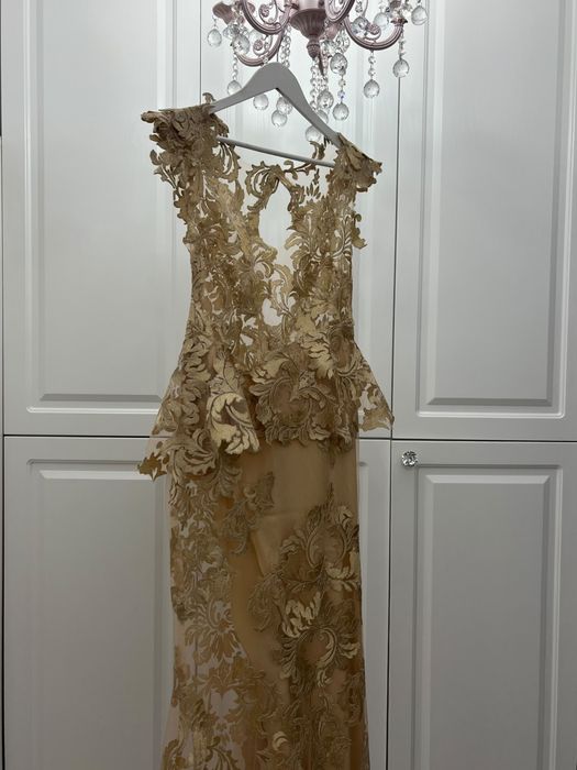 Vand rochie dantela