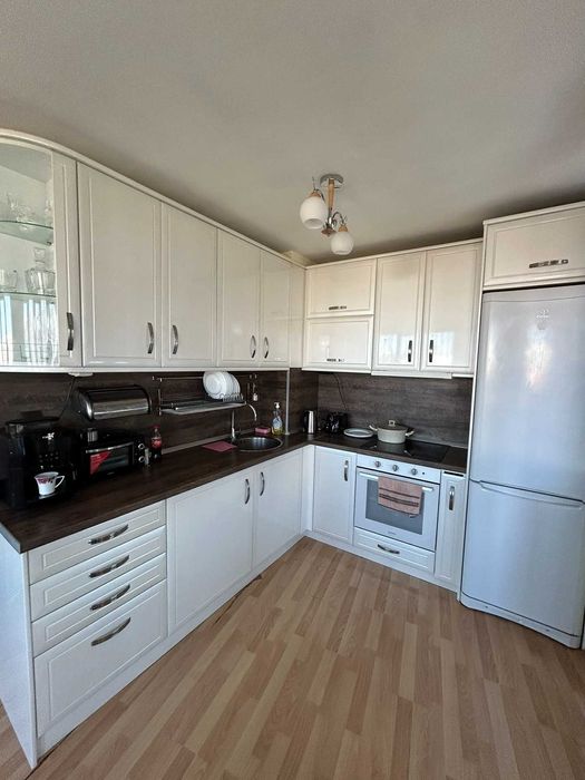 Дава се под наем Тристаен апартамент в София, Люлин 8 - 130 кв.м за 765 € - Снимка #2