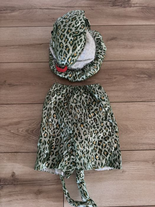 Новогодний костюм змеи.