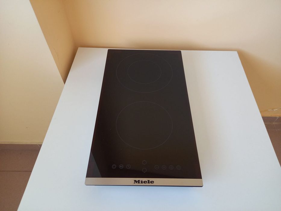 Керамичен плот котлон за вграждане с 2 зони Миеле/Miele/