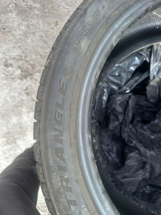 Продам шины зимние