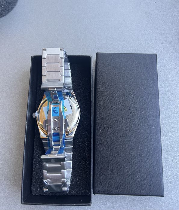 Poedagar – стилен мъжки часовник от неръждаема стомана