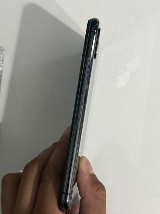 iPhone X negru, aspect 10/10, fără zgârieturi.