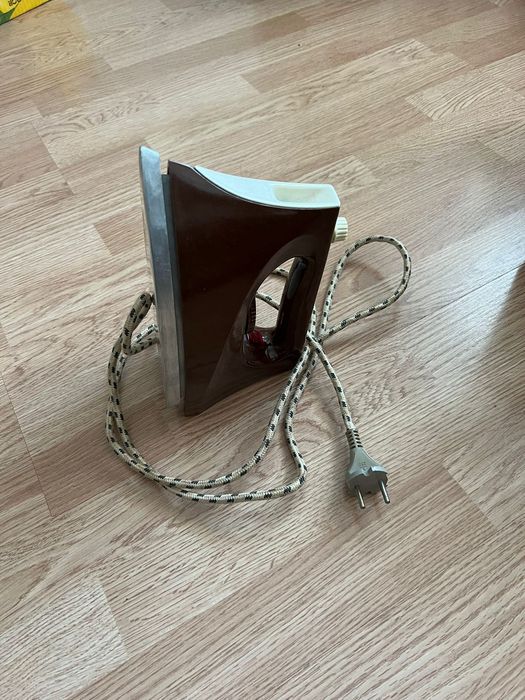 Продам советский утюг!