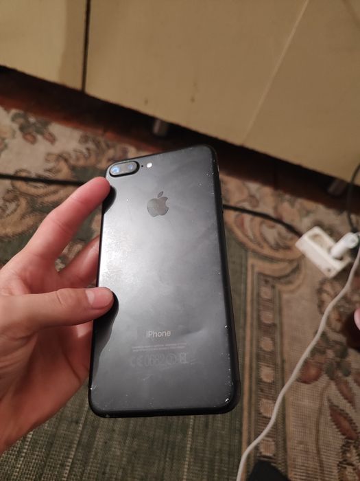 iPhone 7 plus в хорошем состоянии