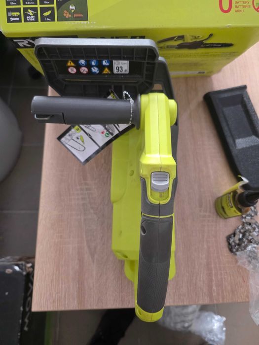 RY18CS20A-0 Fierăstrău cu lanț 18V ONE+, bară 20 cm, viteză lanț 4,6 m/s, Defecta