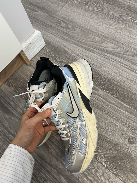 Кроссовки Nike V2K Run