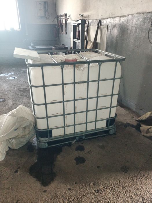 Продам бочку куб