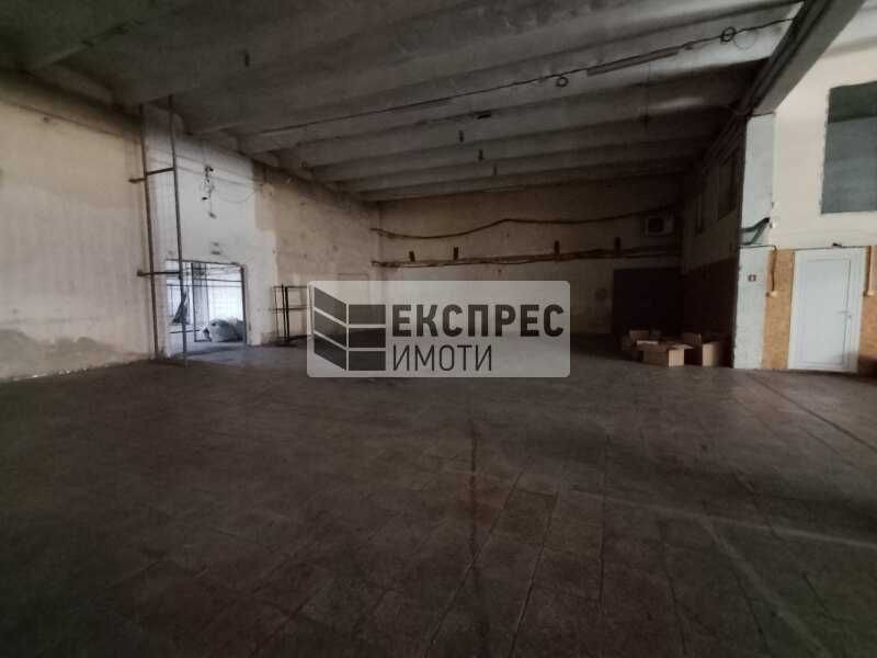 склад с парцел и застроена плащ, с.Слънчево