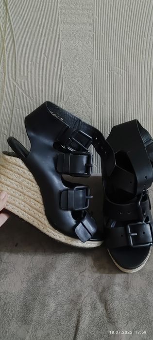 Босоножки Sasha Fabiani