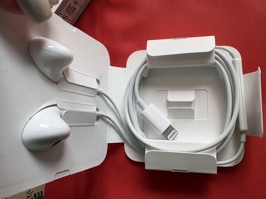 Слушалки Apple AirPods