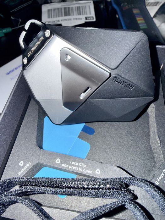 Husa pentru AirPods Pro 3, Aulumu A39 Geometric, TPU rezistent si Aliaj de zinc, finisaj mat premium, Antisoc, Compatibila incarcare wireless