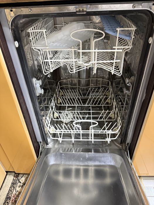 Посудомоечная машина INDESIT