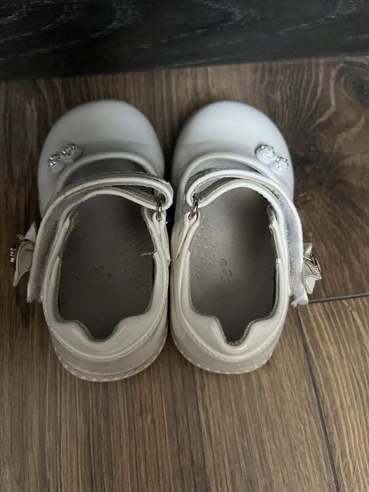 Pantofi de lac Clibee