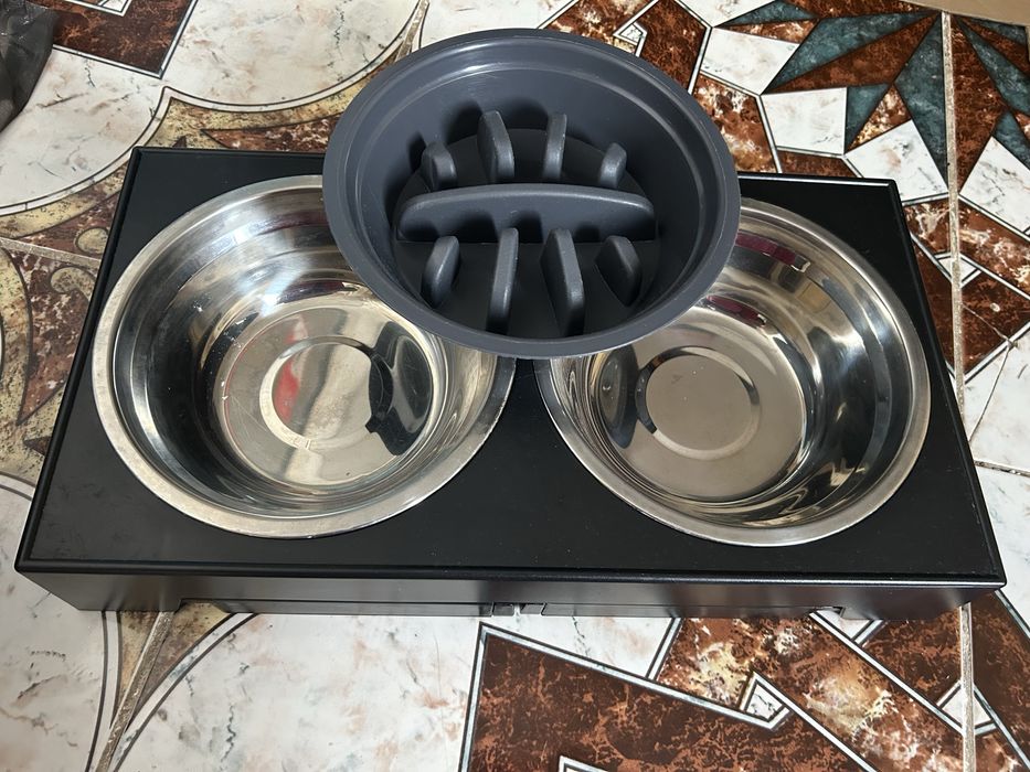 Продам миску на подставке