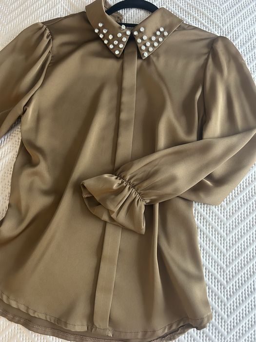 Сатенена дамска риза с капси