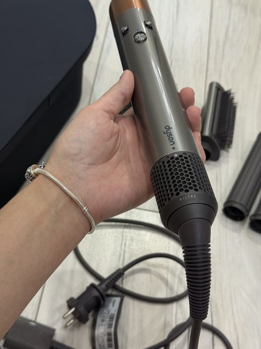 Фэн Dyson стайлер