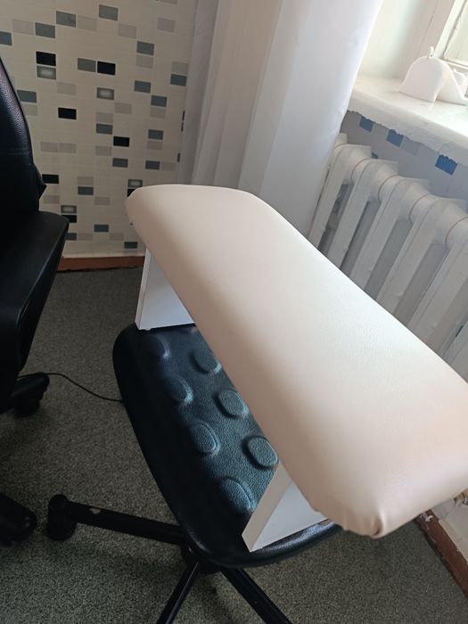 Продам мебель маникюр стол полки