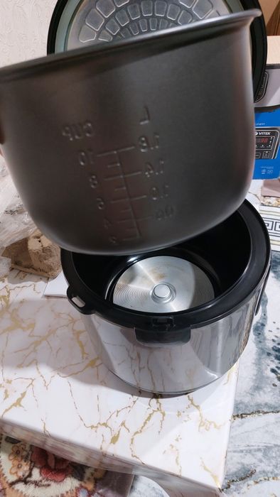 Продам мультиварку.