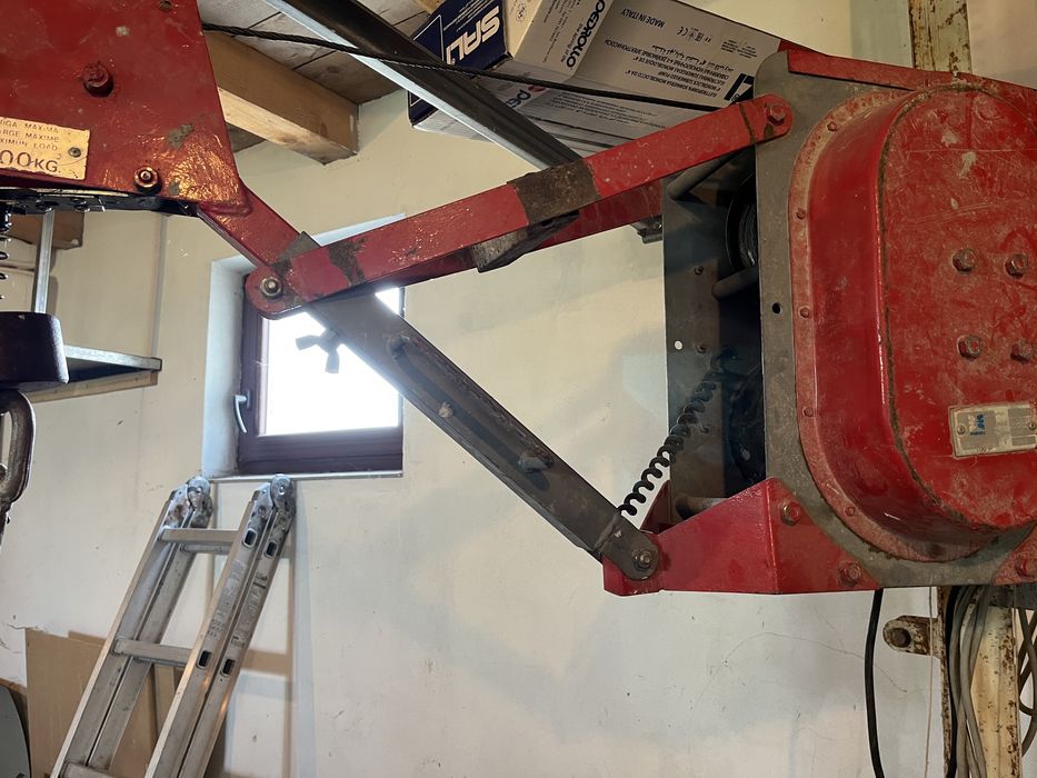 Scripete electric electroplan 300kg cu picior fixare