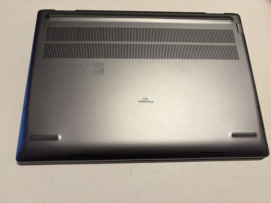 Dell Precision 7670 32gb Ram ddr5 i7 ssd
