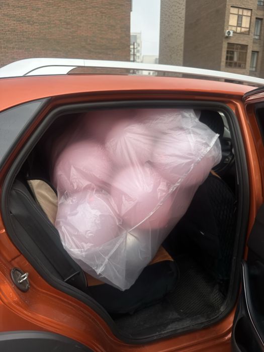 Шарики подарены вчера