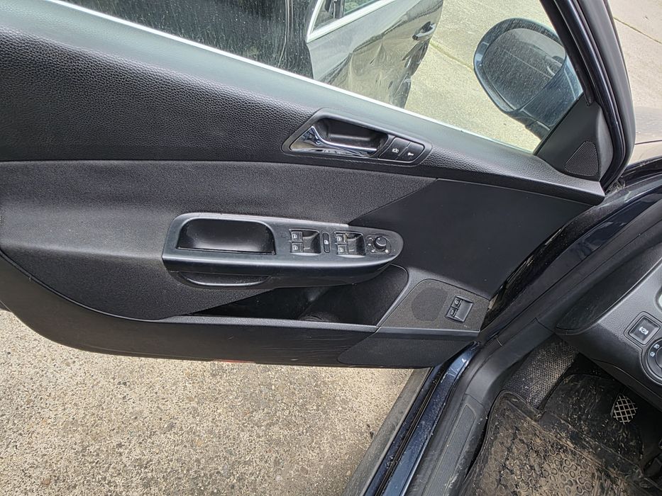 VOLKSWAGEN Passat B6 2006