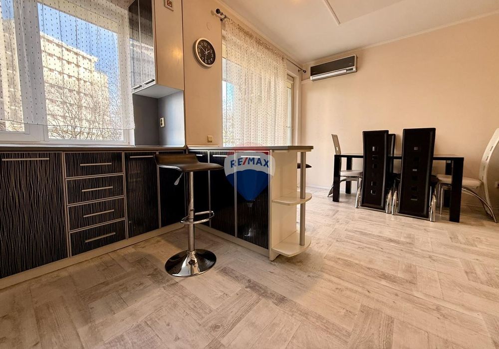 Продава се Тристаен апартамент в Варна, Окръжна болница - 107 кв.м за 1359 €/кв.м - Снимка #11