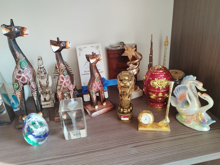 Сувенирные статуэтки