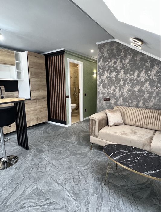 Vand apartament 50mp+4mp Balcon+20mp Pod/Floresti /str Florilor