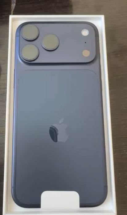 Айфон 17 про макс / 256