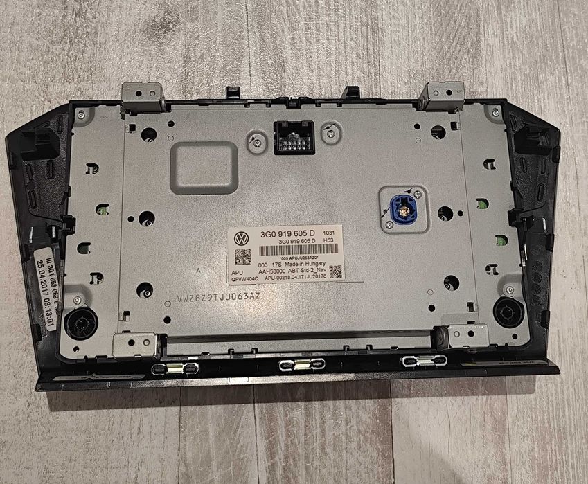 Display ecran navigație MIB 6.5 inch Passat B8 cu ramă, Golf 7, Tiguan