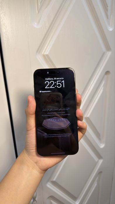 Iphone 15 pro max почти как новый