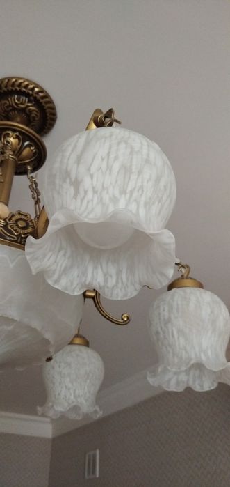 Продается люстра