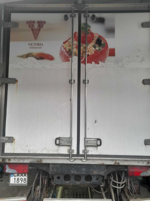 Хладилен фургон с агрегат