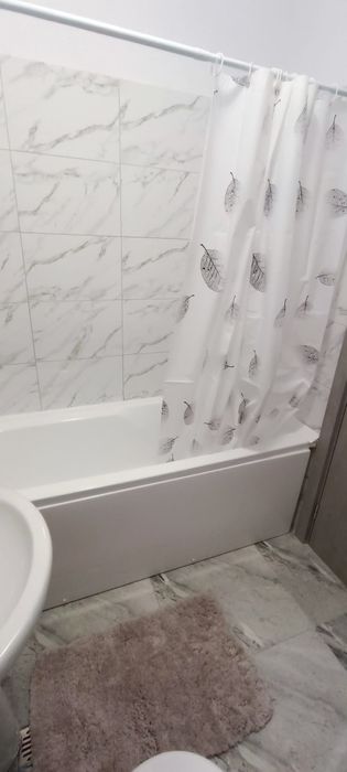 Închiriez garsonieră