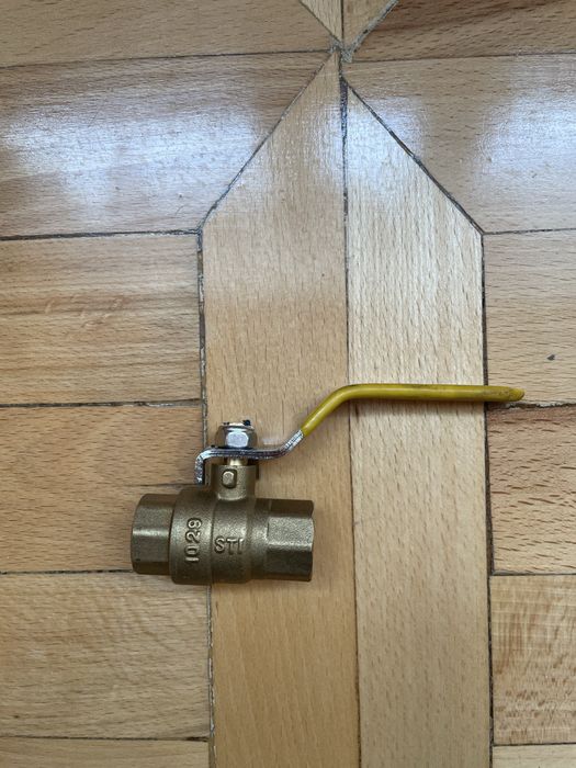 Газовый кран новый D15
