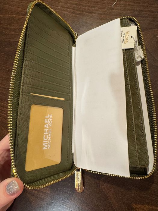 Дамски портфейл тип органайзер Michael Kors