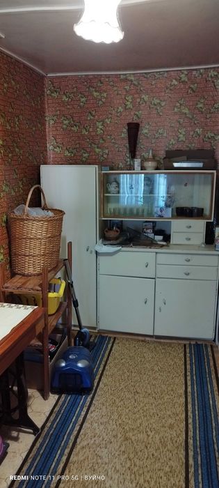 Продава се къща в с.Садовец-Плевенско .86 квадрата къща.На два етажа. Двор-560 кв.м.