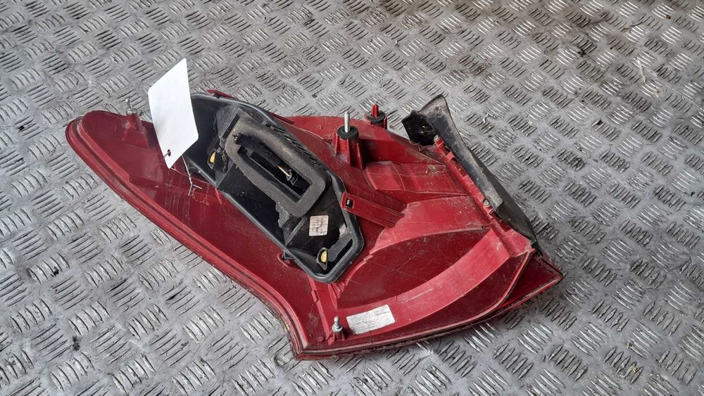 Vand stop dreapta Peugeot 407 1.6 HDI cod motor 9HZ an 2009 combi cod 9683275180