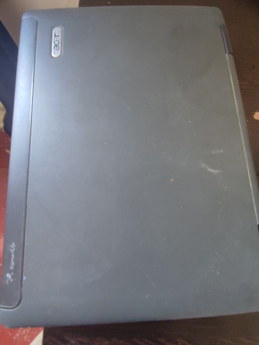 Продам ноутбук Acer 2000 гадов