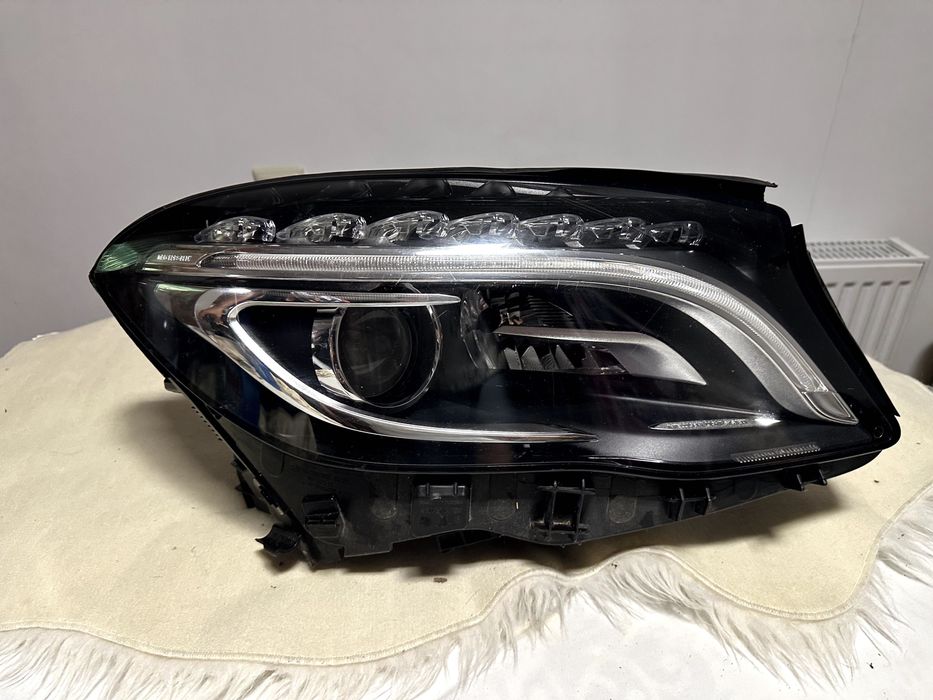Десен фар Mercedes GLA A156 Intelligent Light System