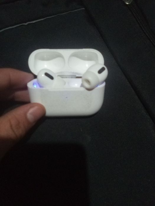 Vând Airpods Pro