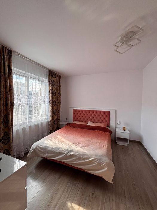 Inchiriez apartament cu 2 camere decomandat :str Avram iancu in spate la bmw