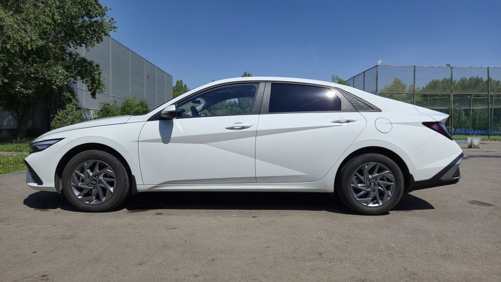Hyndai Elantra 2024 g.