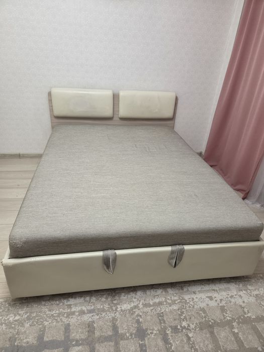 Продам кровать с нишей для белья